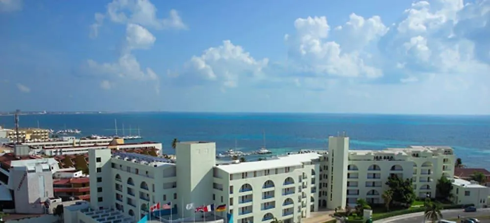 Resort Aquamarina Beach Hotel Cancun