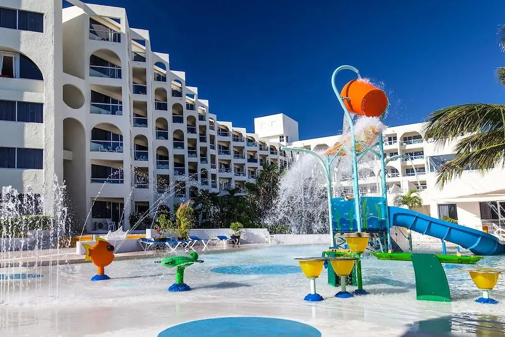 Aquamarina Beach Hotel Cancun 3*,
