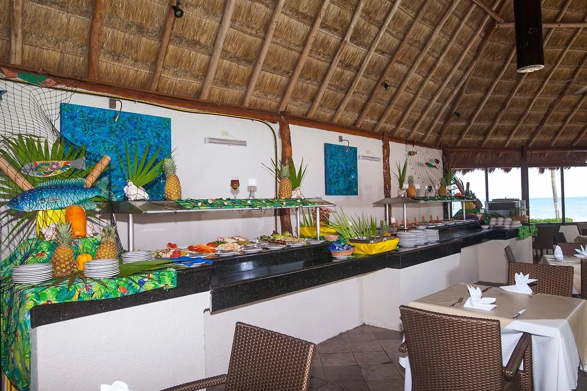 Aquamarina Beach Hotel Cancun