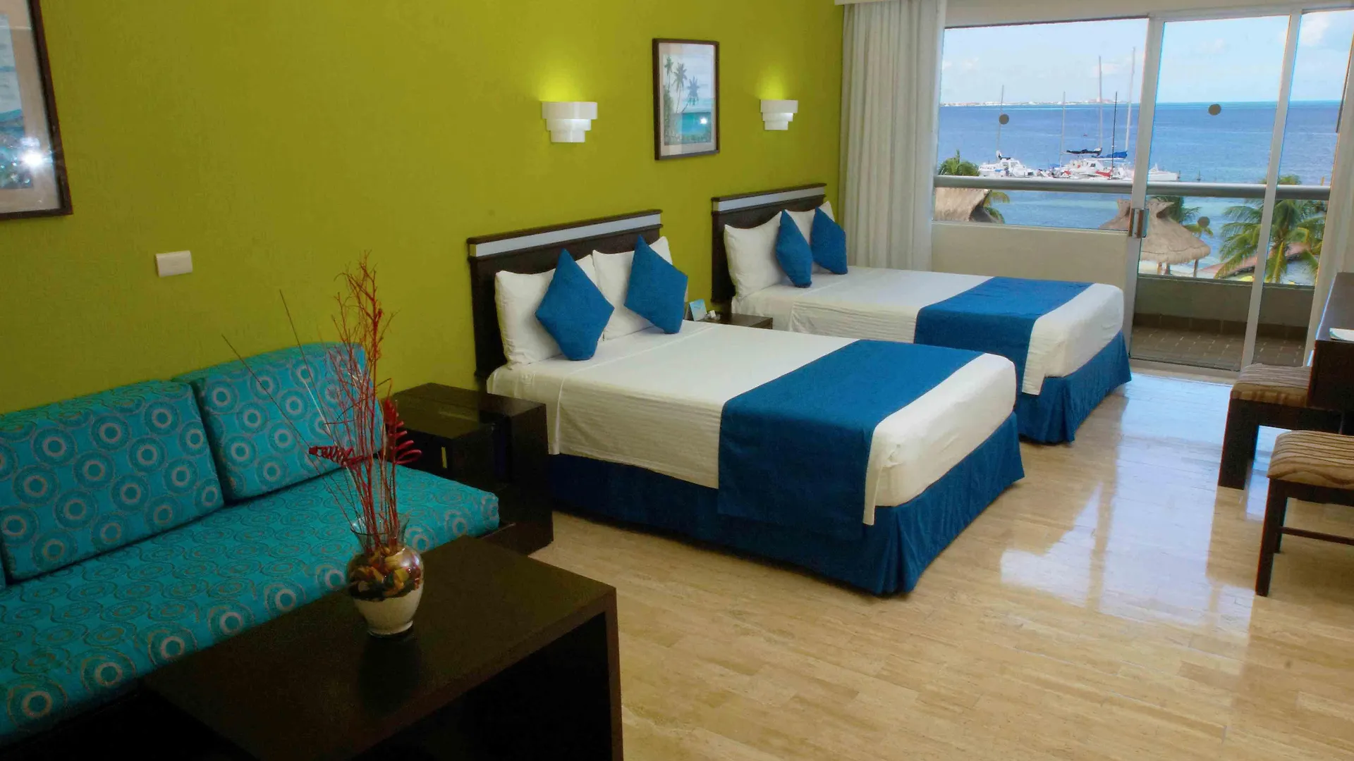 Resort Aquamarina Beach Hotel Cancun