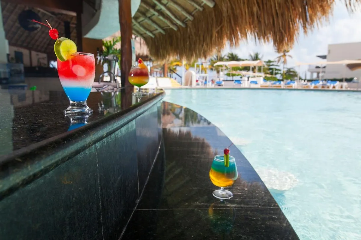 Rezort Aquamarina Beach Hotel Cancún