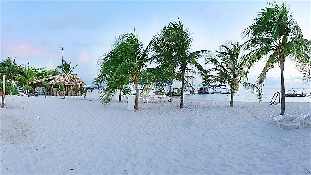 Aquamarina Beach Hotel Cancun Resort