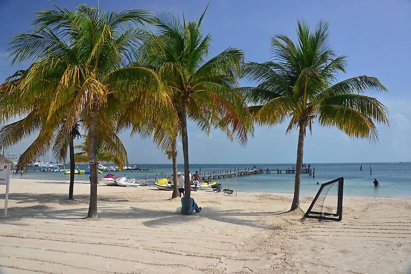 Aquamarina Beach Hotel Cancun Resort