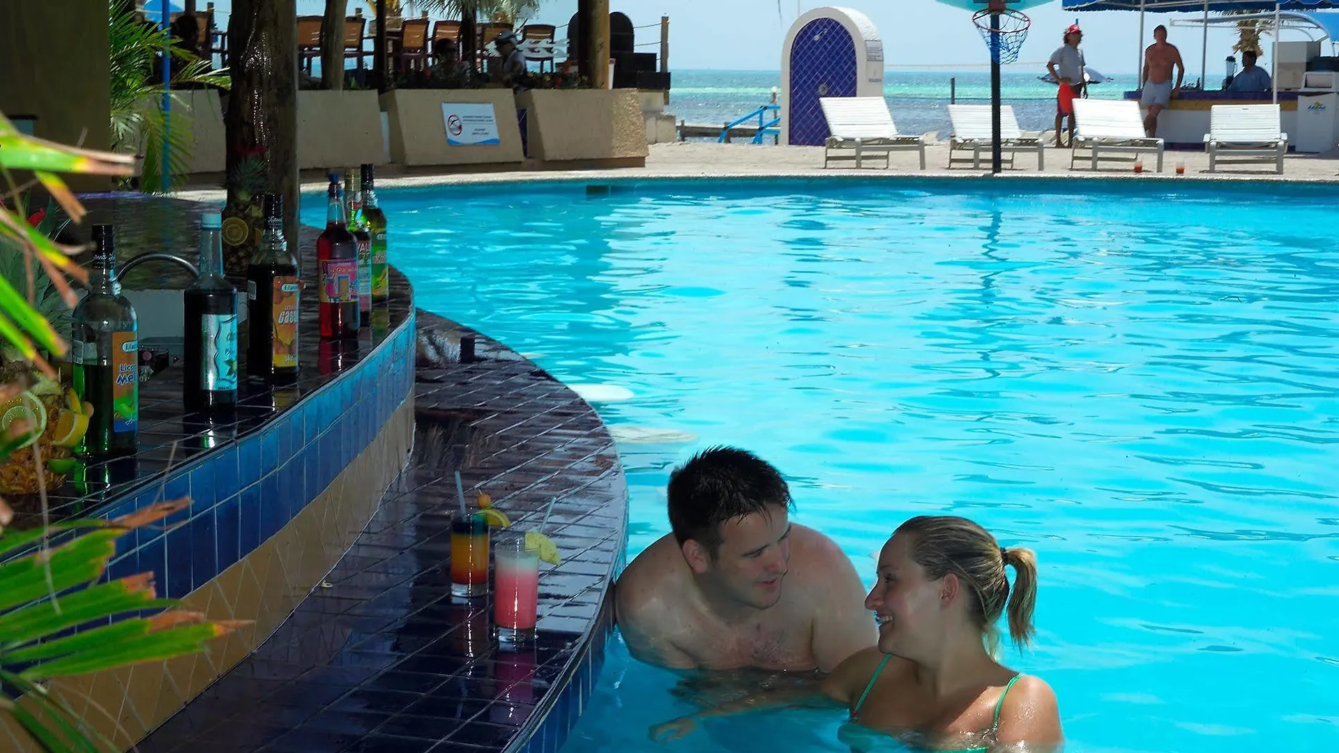 Aquamarina Beach Hotel Cancun 3*,