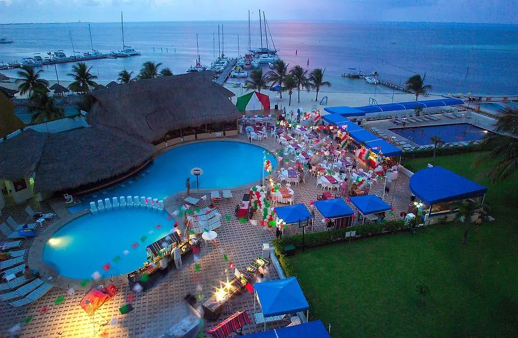 Aquamarina Beach Hotel Cancun