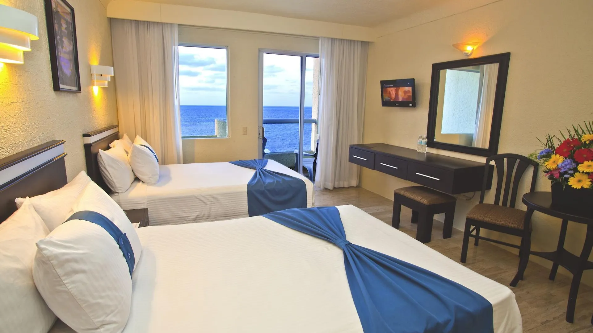 Rezort Aquamarina Beach Hotel Cancún
