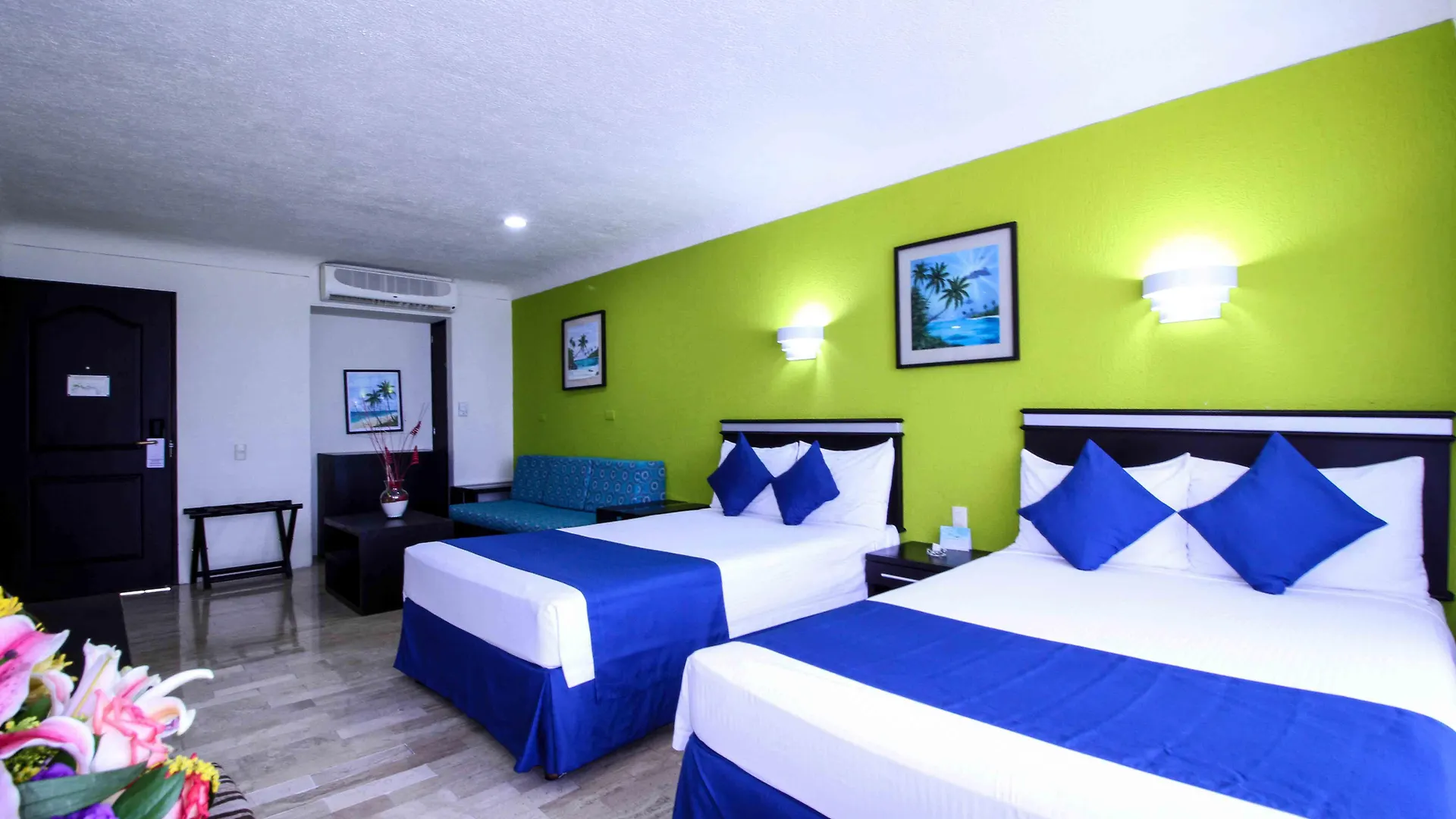 Aquamarina Beach Hotel Cancun