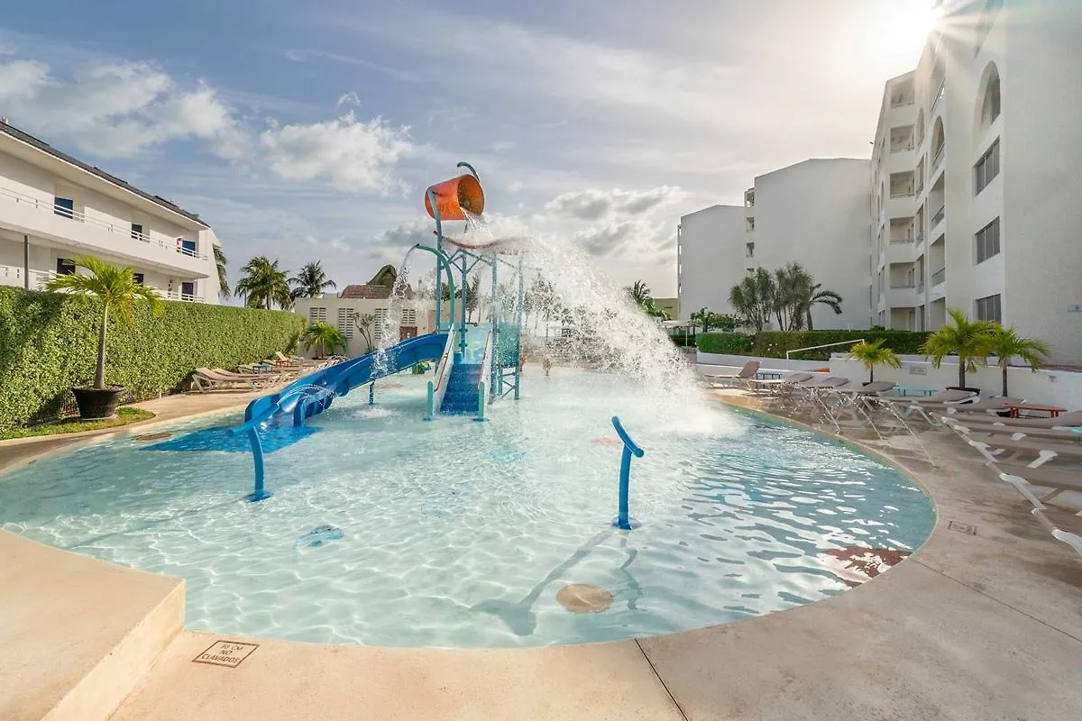 Aquamarina Beach Hotel Cancún