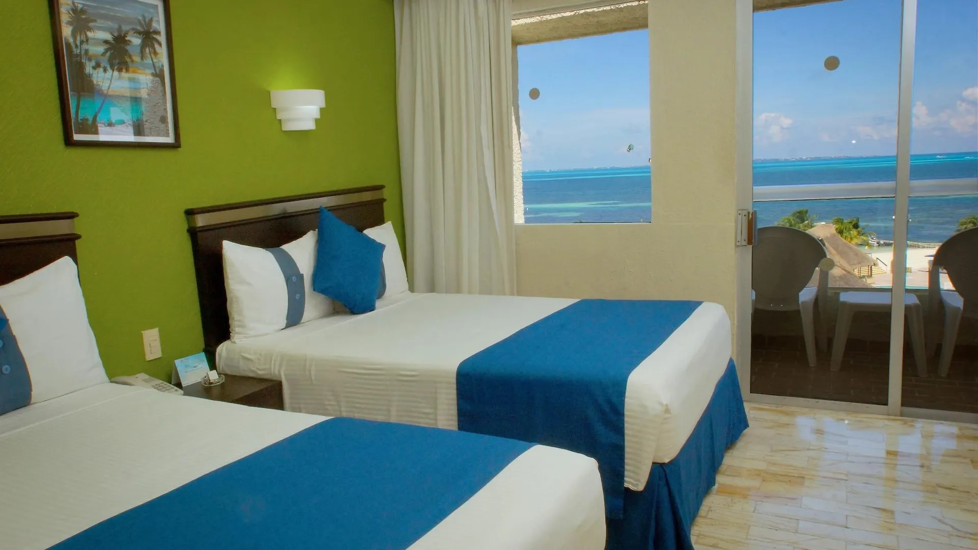 Aquamarina Beach Hotel Cancun