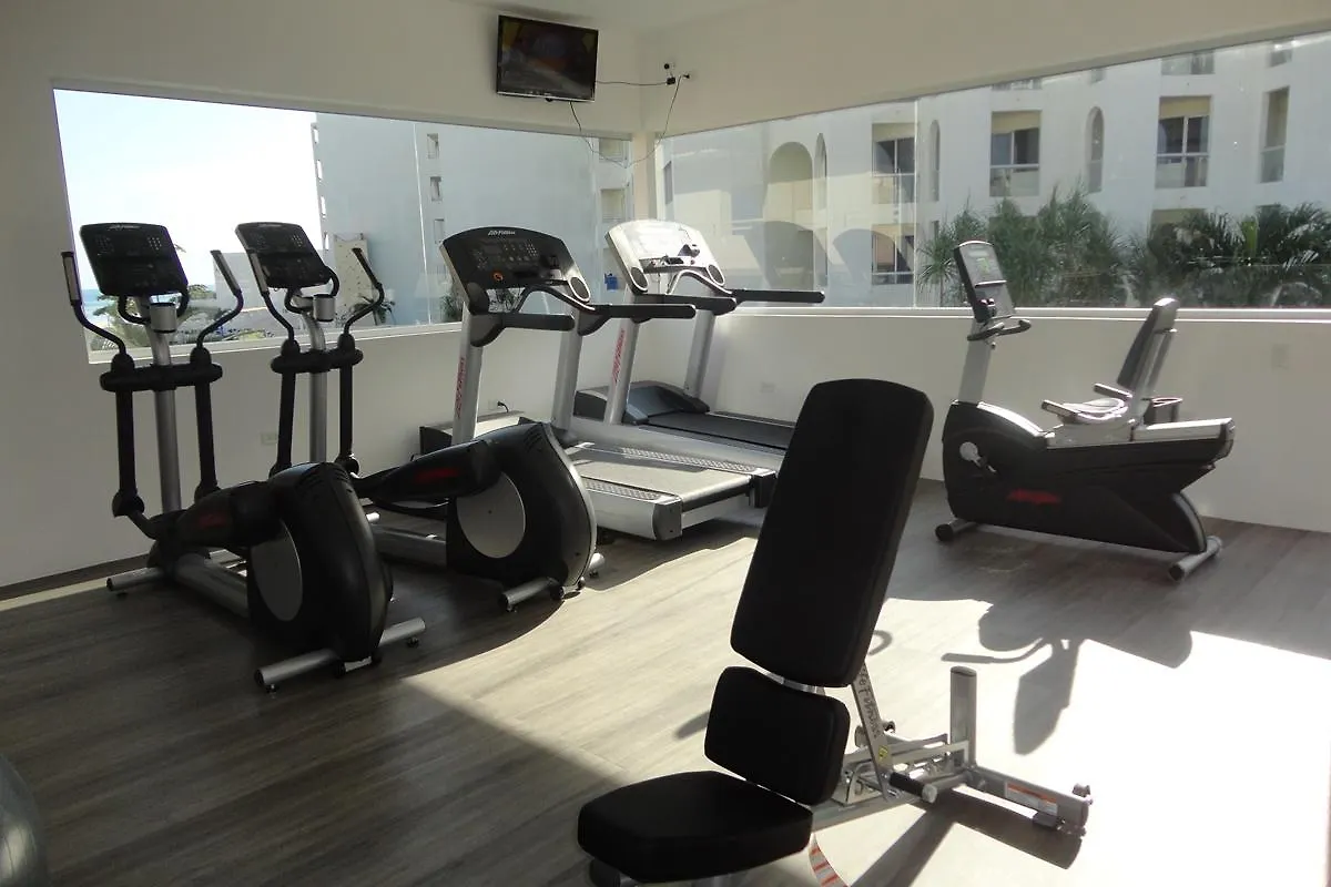 Resort Aquamarina Beach Hotel Cancun