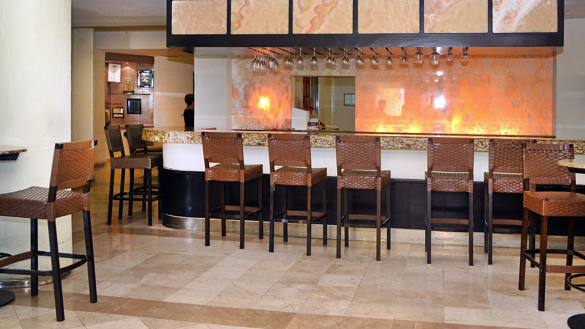 Aquamarina Beach Hotel Cancun