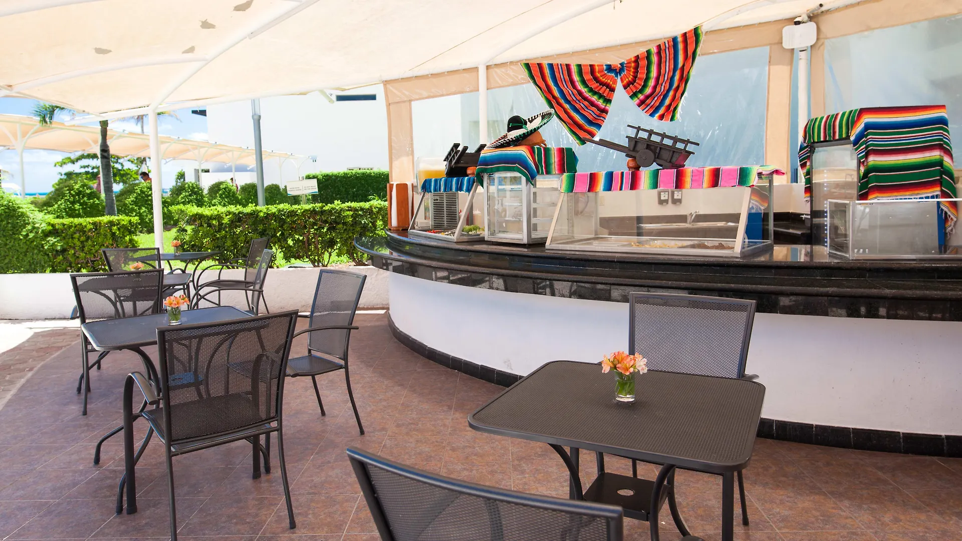 Aquamarina Beach Hotel Cancun Resort