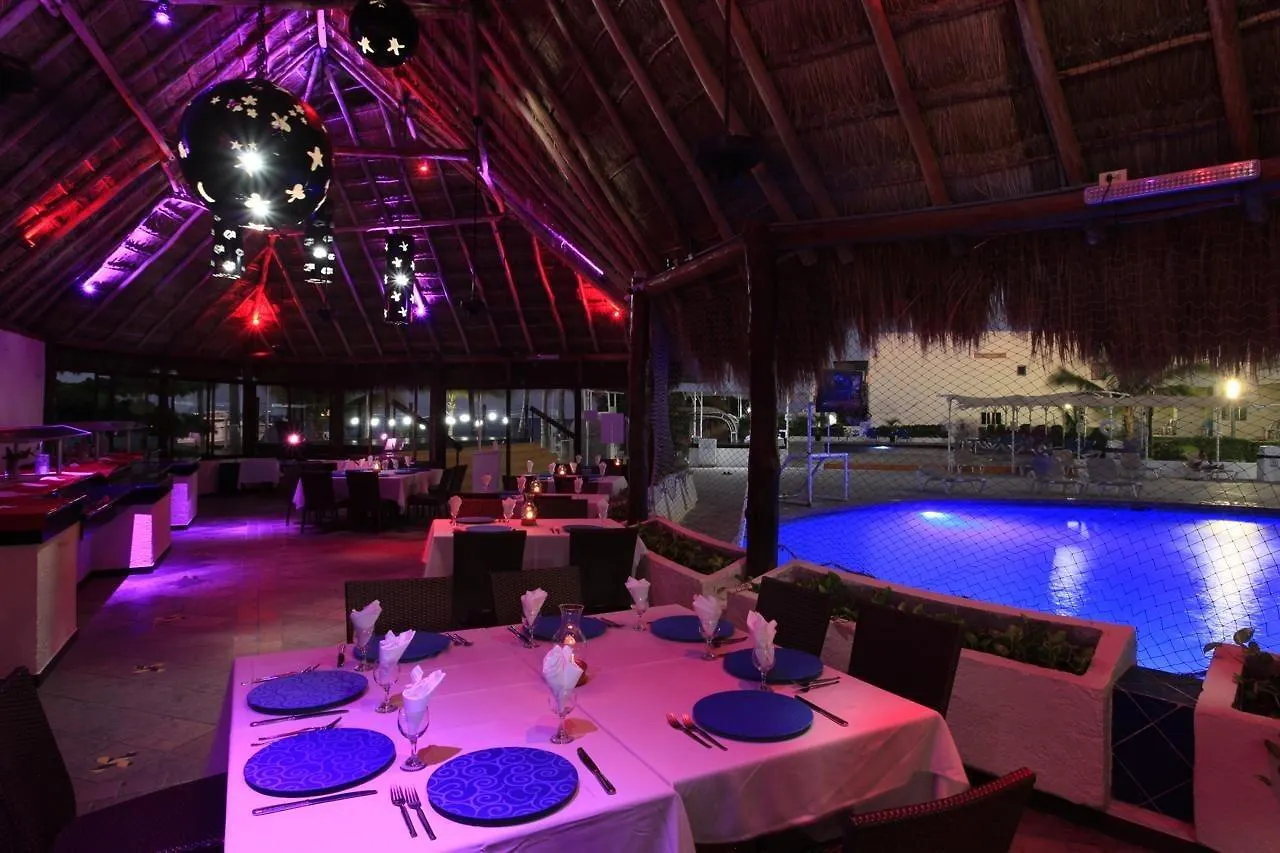 Aquamarina Beach Hotel Cancun 3*,  Mexico