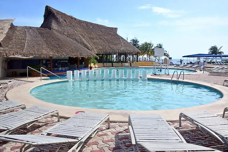Aquamarina Beach Hotel Cancun