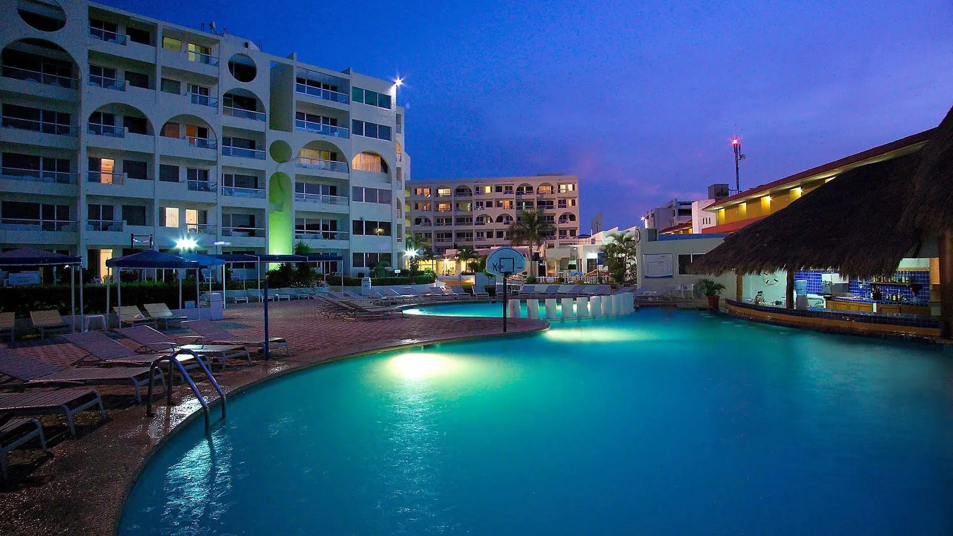 Aquamarina Beach Hotel Cancun Resort