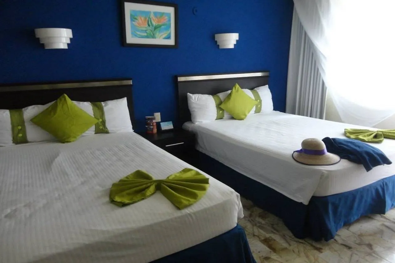 Aquamarina Beach Hotel Cancún